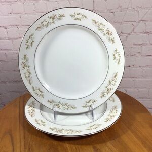 International Silver Company 326 Springtime Dinner Plates - Set of 2